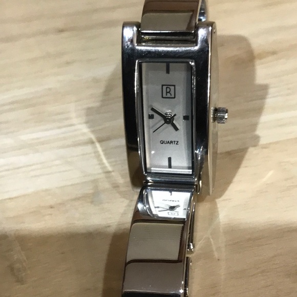 Reitmans Watch - never worn! - Picture 7 of 14
